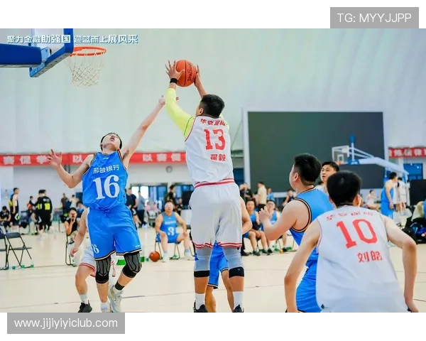 媒体人呼吁国内俱乐部重视高后卫培养应从小篮球阶段着手选拔优秀前锋